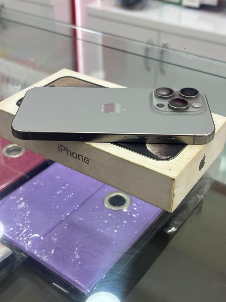 İphone 15 Pro 128 Gb - 2