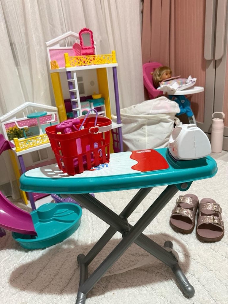 barbie evi-oyuncak makyaj masası-oyuncak mama sandalyesi - 6