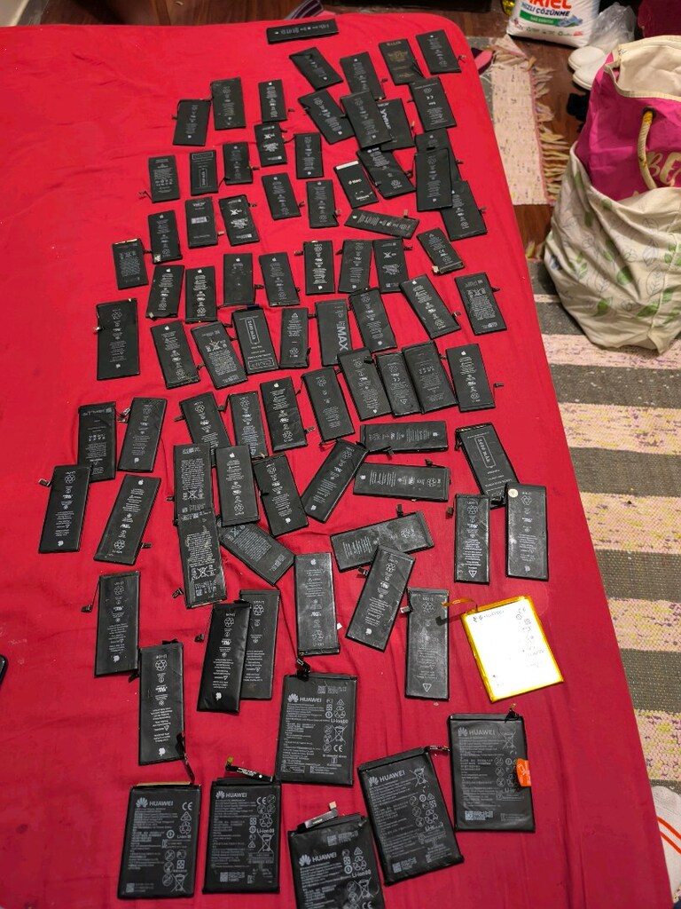 80 adet iPhone çıkma batarya