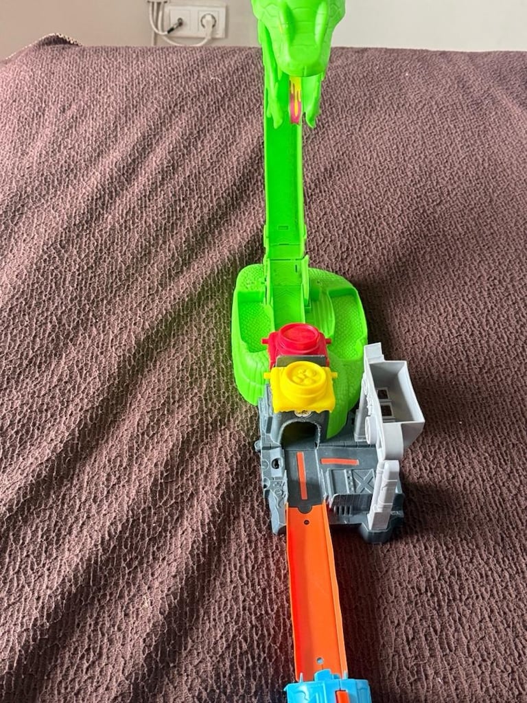 Hot Wheels Zehirli Yılanla Çarpışma Oyun Seti - 2