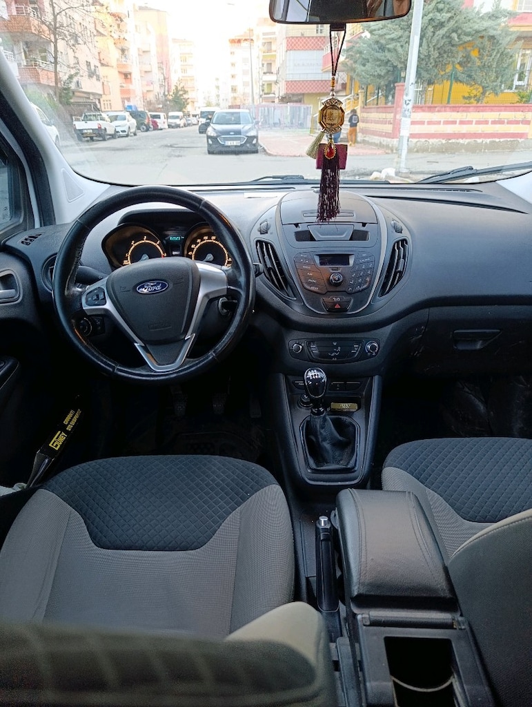 Ford Courier - 4