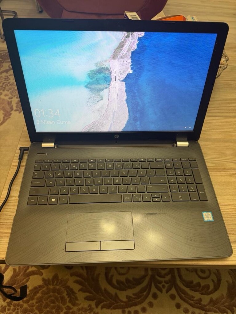 HP Dizüstü Laptop i3-6006 İşlemcili - 5