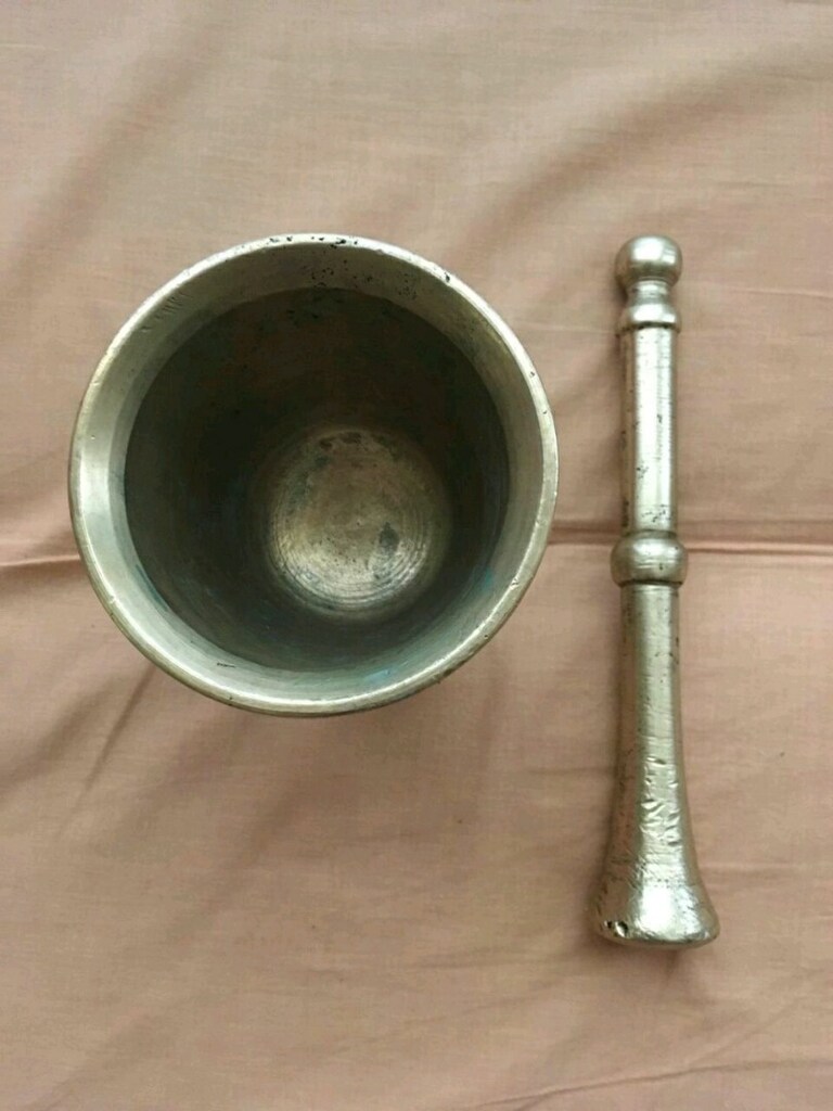 Eski büyük pirinç havan - 5