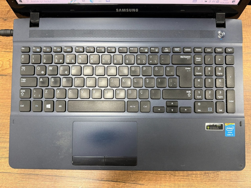 Samsung NP350E7C-S01TR İ5-3230M 8GB 128GB HD4000 17.3" Notebook - 2