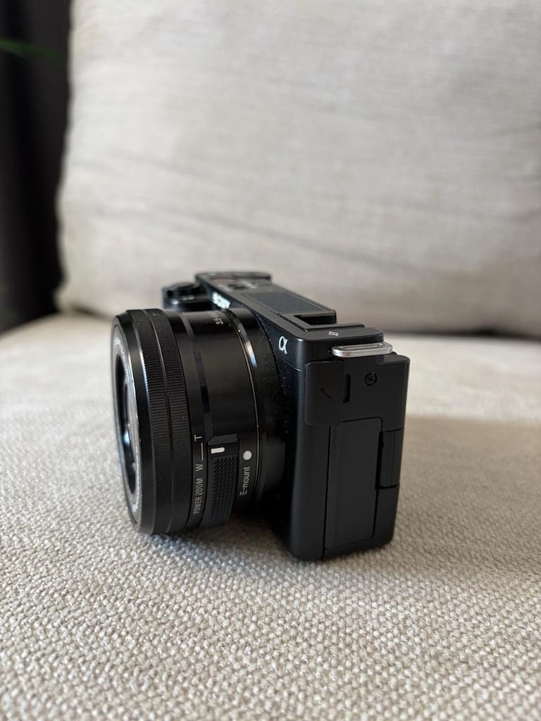 Sıfır Ayarında Sony ZV-E10 Kamera - 4