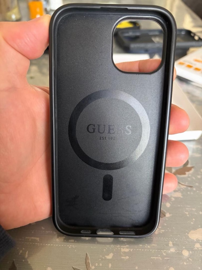 GUESS iPhone 15 Kılıfı – MagSafe Uyumlu, Siyah - 4