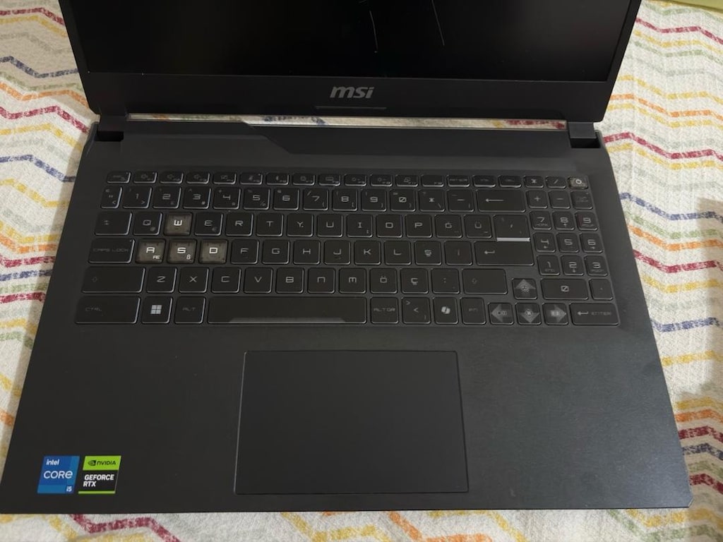 MSI CYBORG 15 A13VF - 4