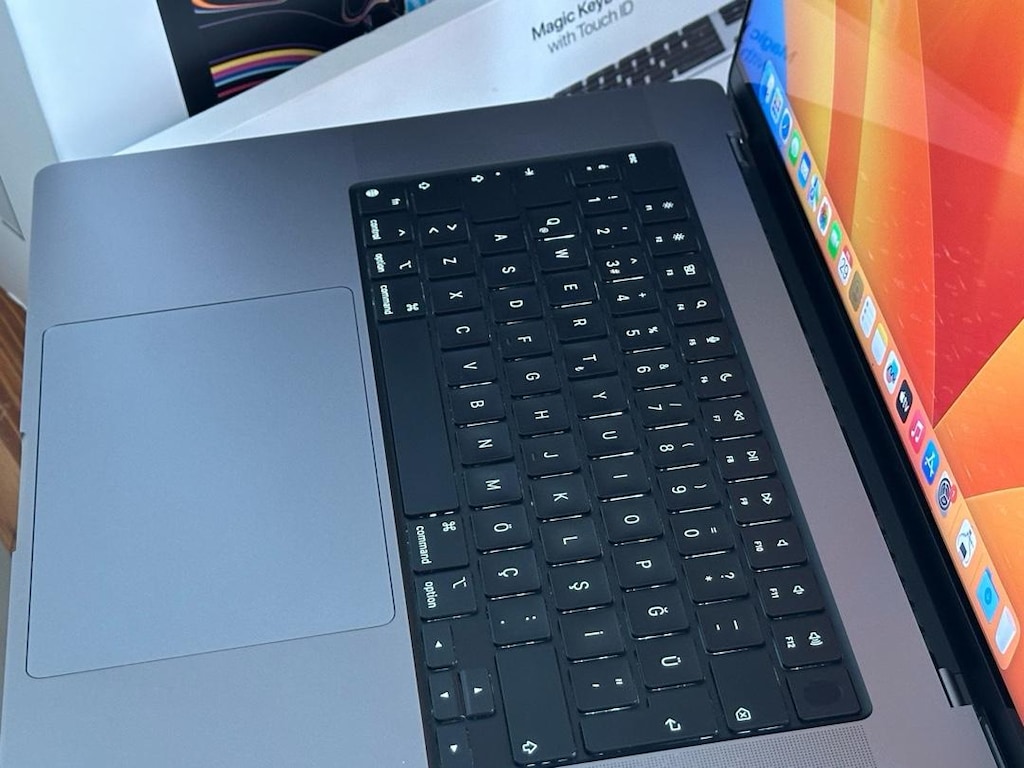 Macbook pro Özel sipariş M1 max pro çip 64 gb ram 1 tb ssd 32gpu grfik - 4