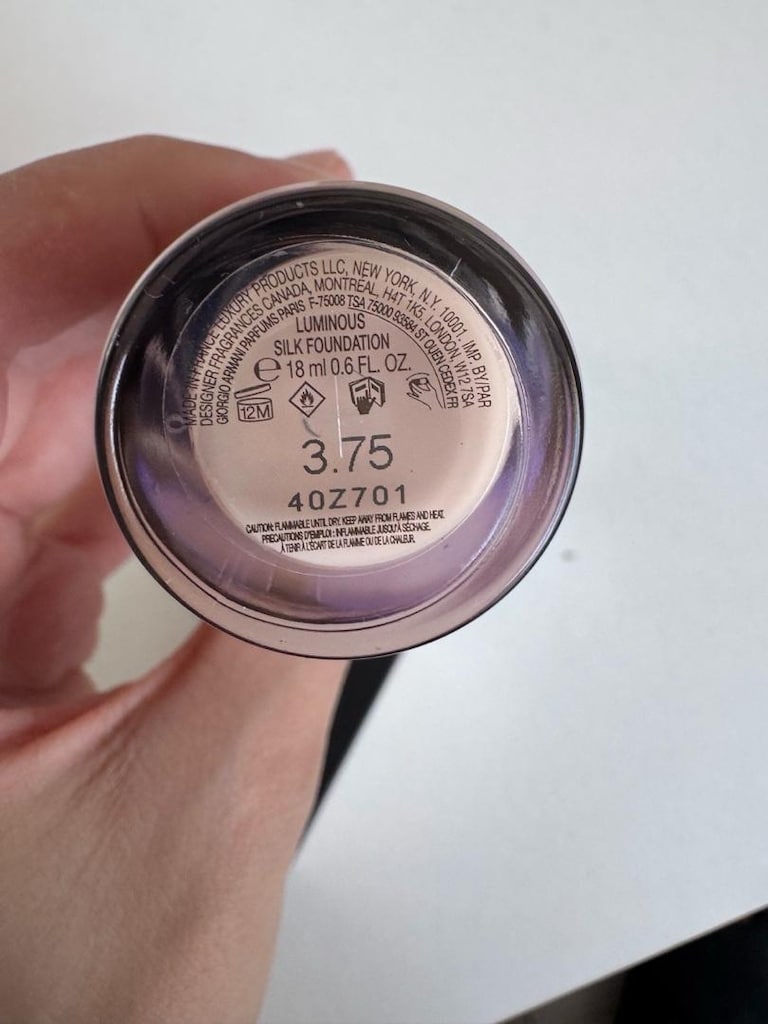 Armani Luminous Silk Fondöten 3.75 rengi - 3