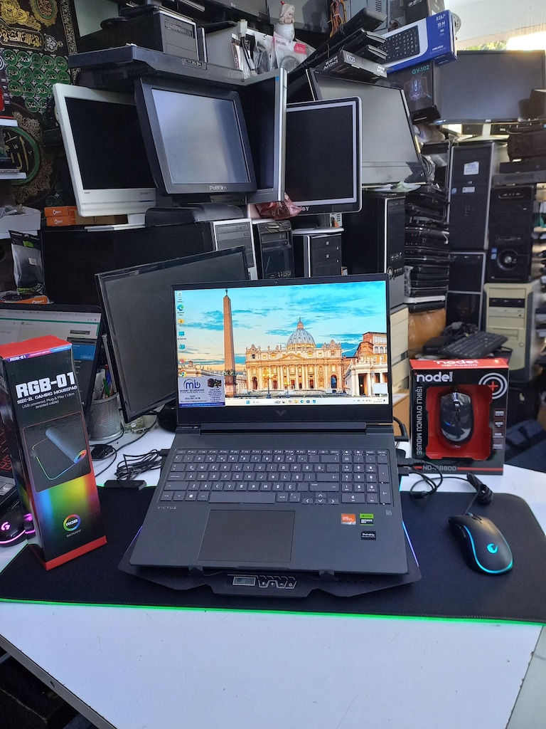 HP VİCTUS RYZEN 7 7840 HS RTX 4060 120 WATT 16 GB RAM DDR5 120 WATT - 6
