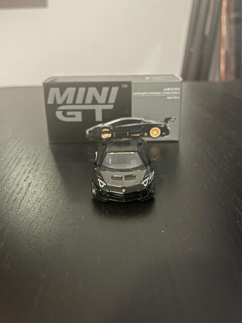 Mini GT Lamborghini Aventador Limited Edition