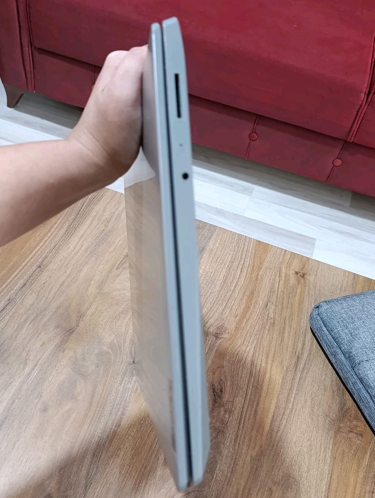Lenovo IdeaPad 3 15ADA05 Ryzen 3 3250U 8GB 256GB SSD - 6
