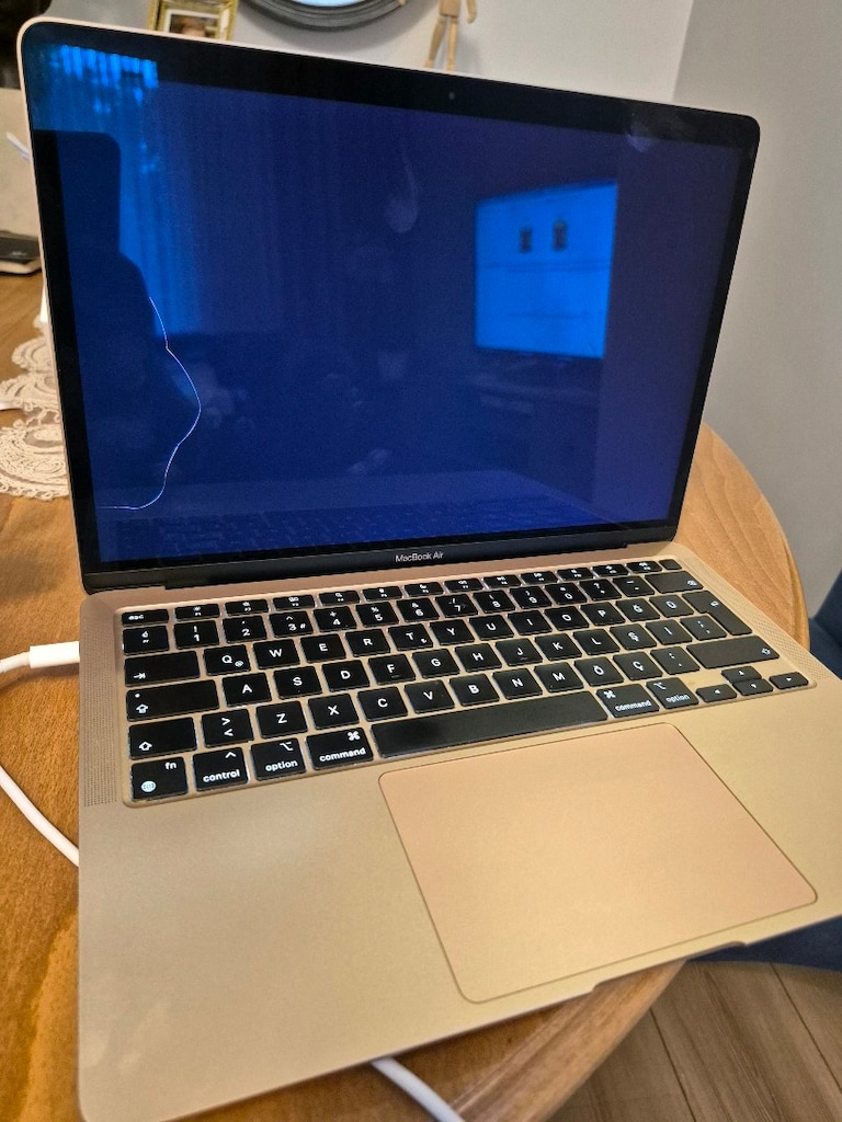 MacBook Air M1 256 GB 13" - 4