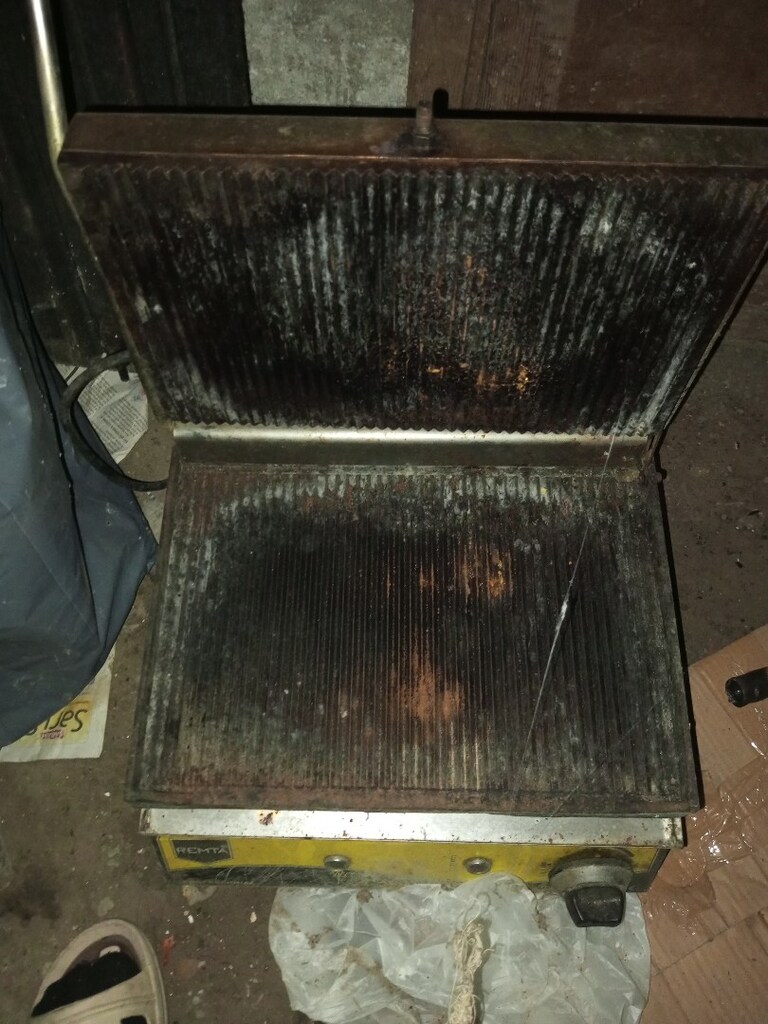 remta marka sanayi tipi büyük tost makinesi çalışıyor kontrol et öyle - 4
