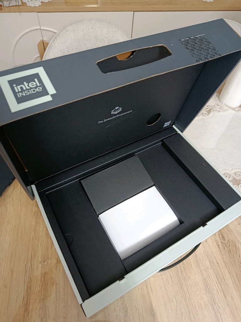 Asus Zenbook 14 - 7