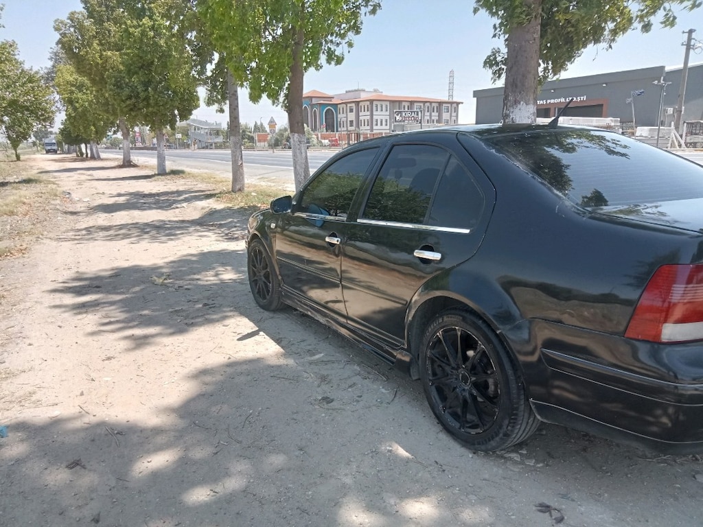 VOLKWAGEN BORA - 4