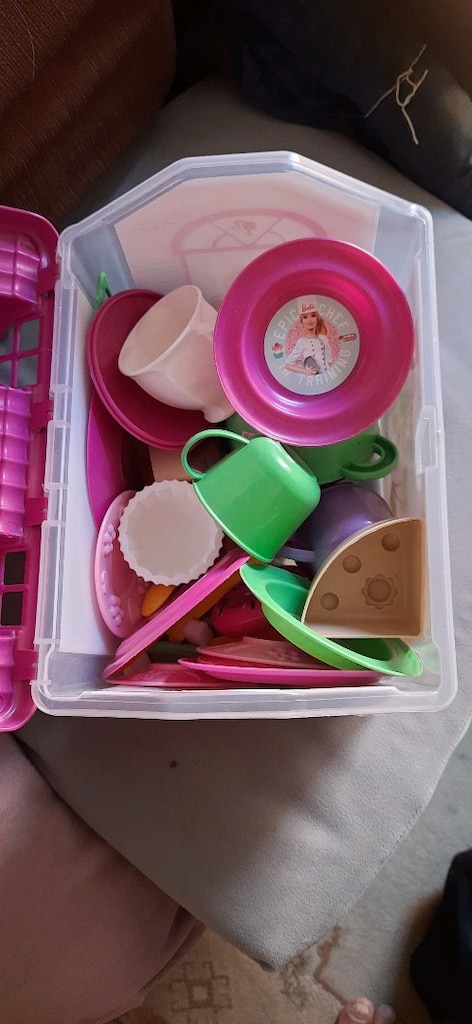 Barbie oyun evi oyuncak takımıyla - 7