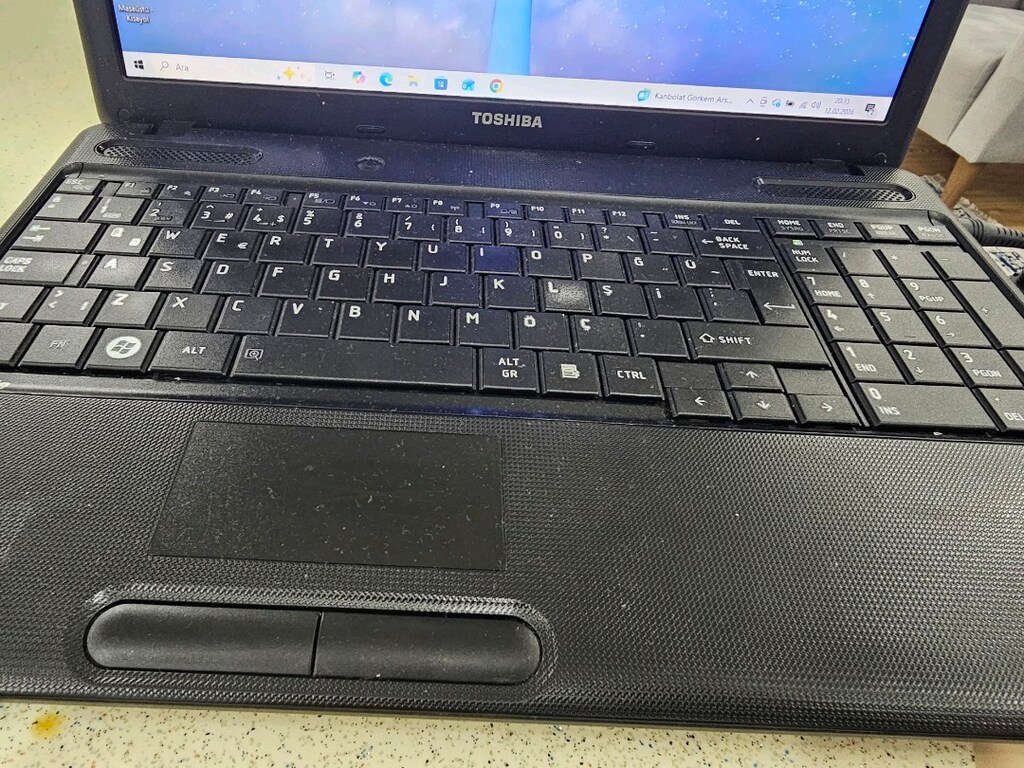 Toshiba satellite c600 i3 işlemci 4 gm ram - 2