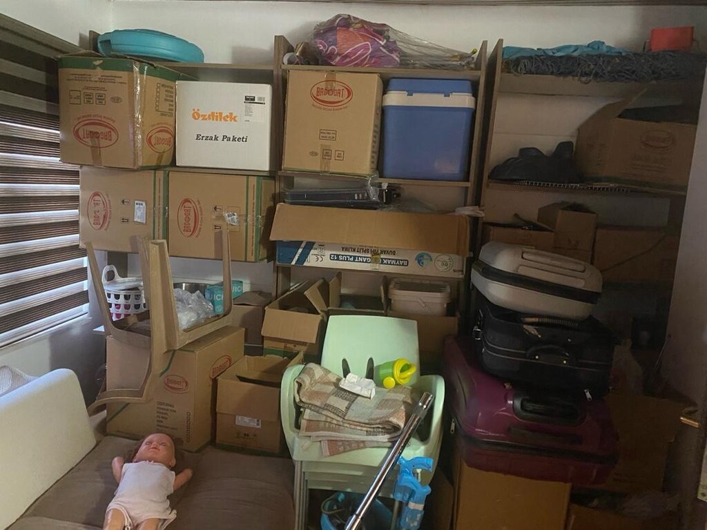 tv ünitesi - köşe koltuk ve market rafı - 2