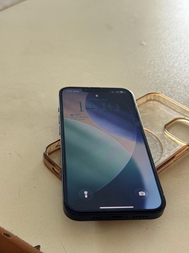 Sahibinden temiz iPhone 13 - 2