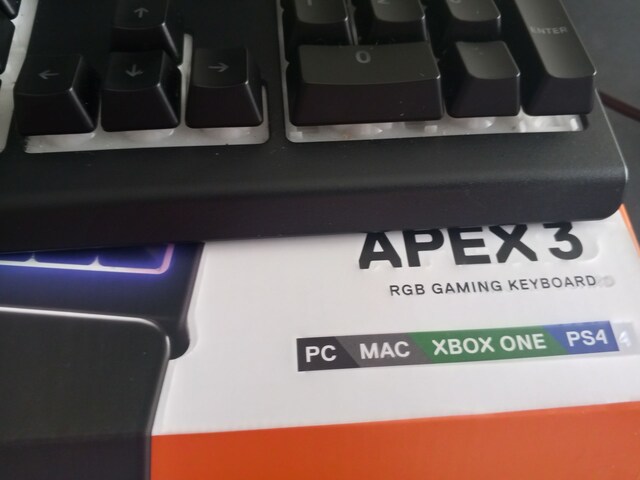 STEELSERİES APEX 3