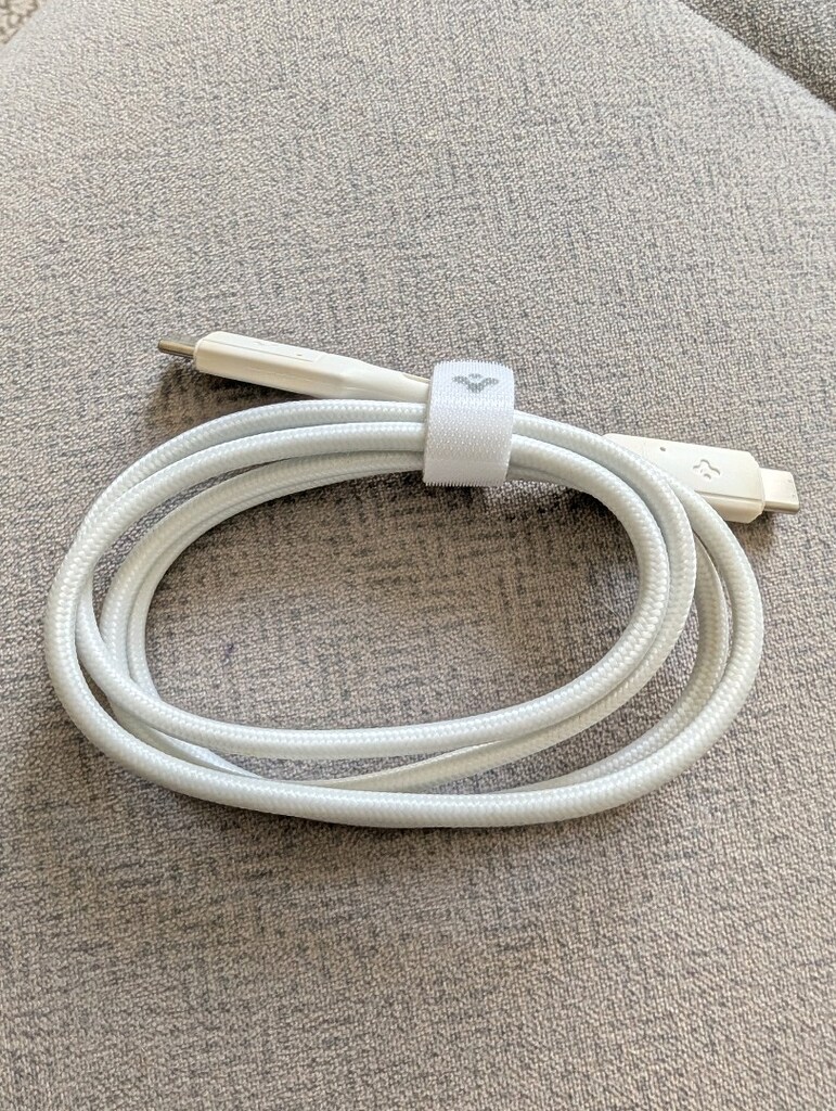 SPİGEN 45W ŞARJ KABLOSU - 2