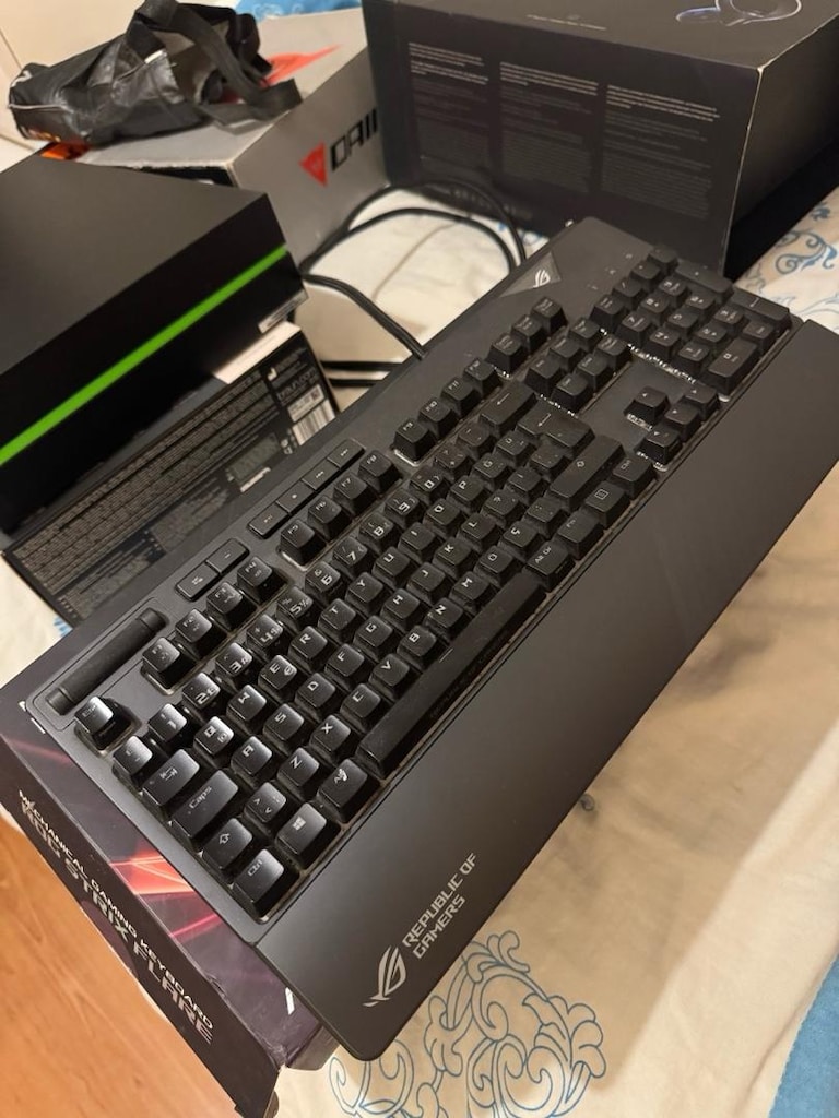 Asus ROG Strix Flare Aura Sync RGB Mekanik Oyuncu Klavye - 3