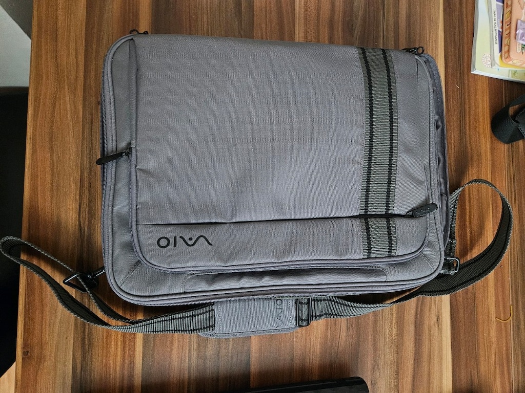Orijinal Çantalı Sony Vaio - i5 İşlemci / 4GB RAM / Tertemiz - 4