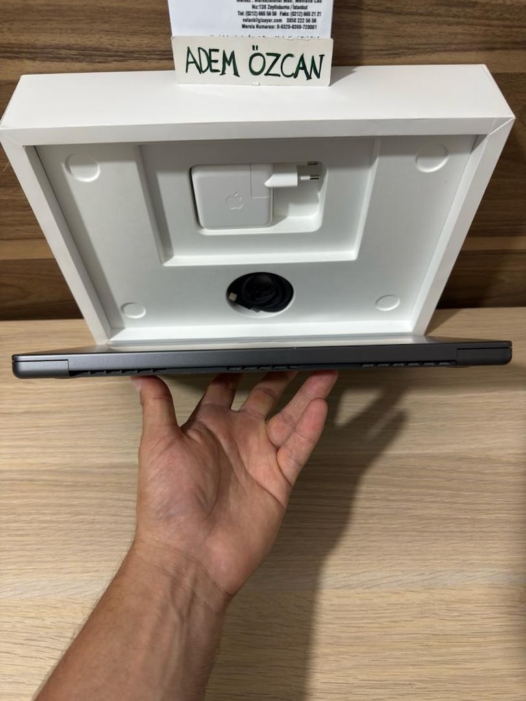 MacBook Pro / M5 / 14 inç / 16 GB Ram / 512 GB Ssd - 7