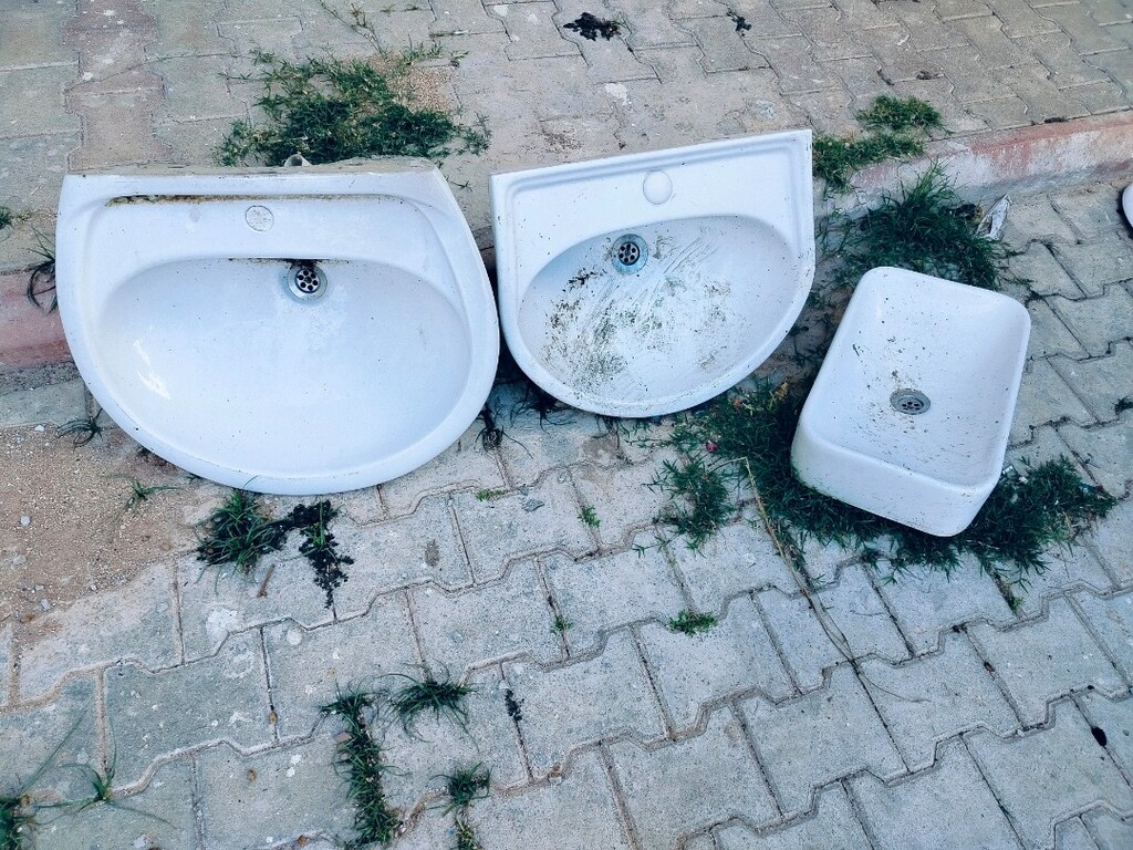 3 TAKIM KLOZET 7 LAVABO KOMPLE 5 BİN TL - 5