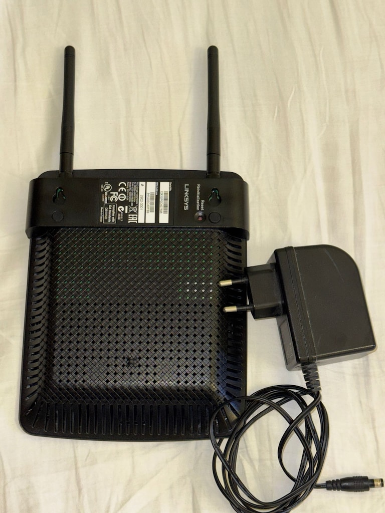 Linksys WAP300N Wireless-N Dual-Band Access Point / Wi-Fi Genişletici - 2