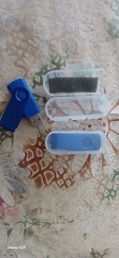 USP 32 GB - 2