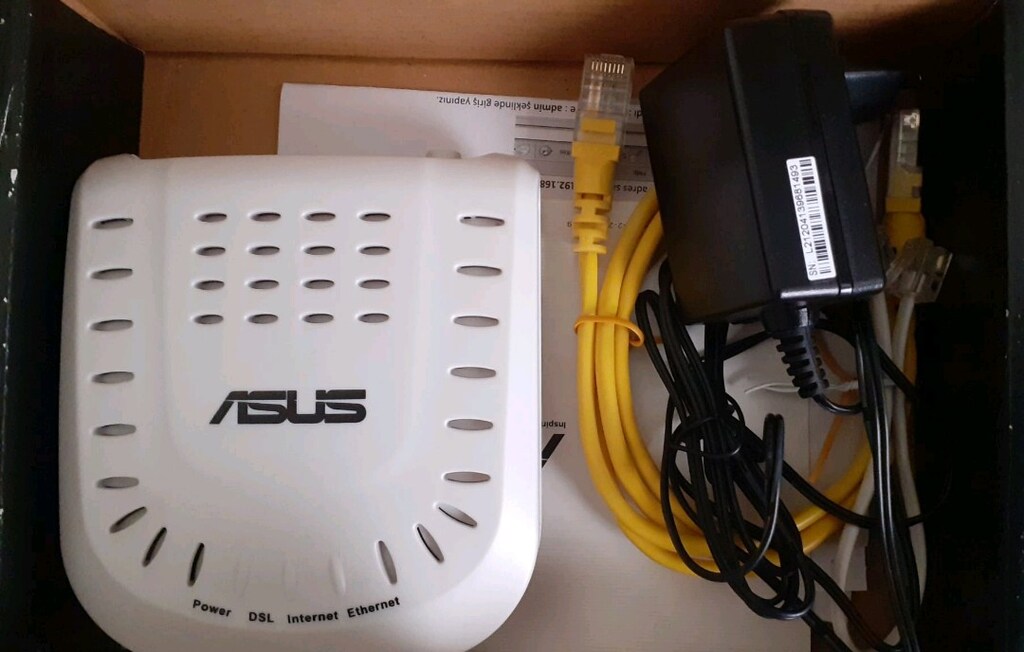 ASUS ADSL 2 + Modem - 2