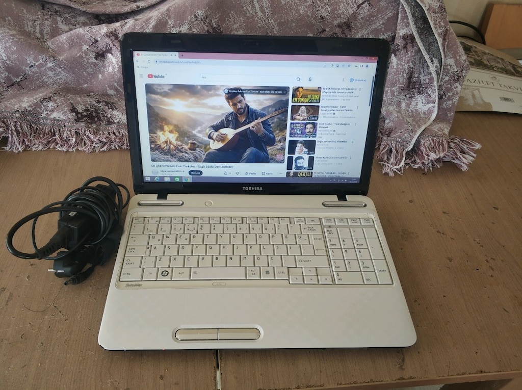 toşhiba i5 işlemci 6 GB rem var batarya sağlam temiz laptop - 3