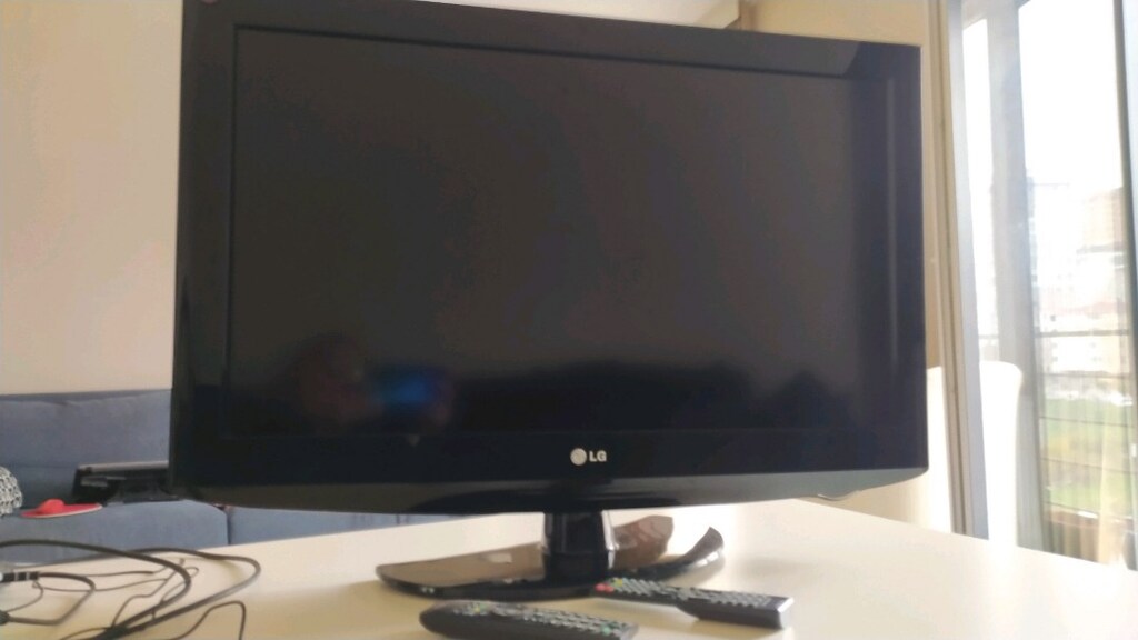 LG marka 70 cm eninde TV - 2