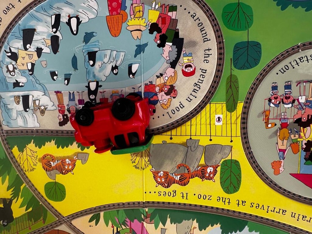 Usborne pull back busy train - 3