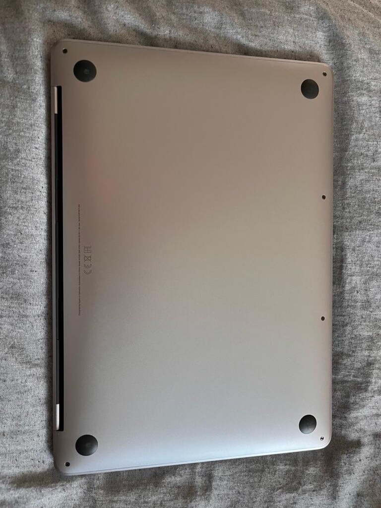 ÇOK TEMİZ MACBOOK PRO 13 INÇ M2 - 2022 - 4