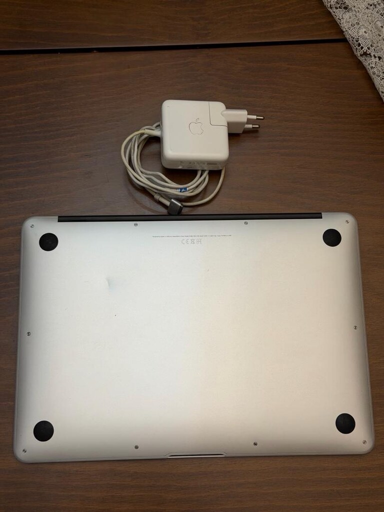Apple MacBook Air 2017 - İ5 İşlemci , 128GB SSD - 9