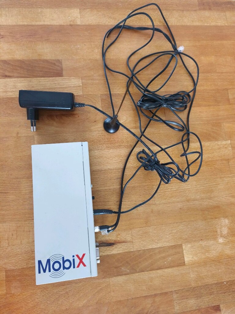 Mobix 60 fix cellular terminal - 2
