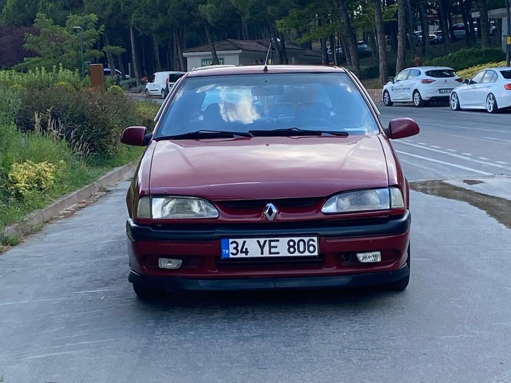 1.6 karbüratörlü Renault Europa - 3