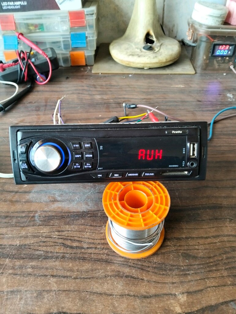 montaj dahil 2.el çıkma oto teyip USB aux radyo amfi çıkışlı dir - 2