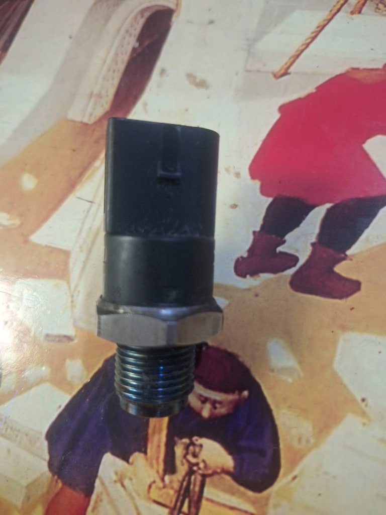 BOSCH YAKIT RAYI BASINÇ SENSÖRÜ 0 281 002 504 - 3