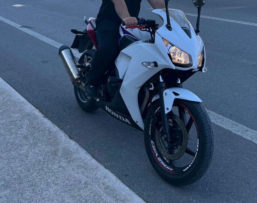 Acill honda cbr250r - 4