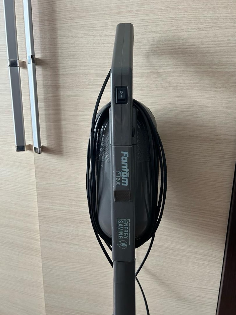Fantom Pratic-S P1200 Toz Torbasız Dikey Süpürge - 5