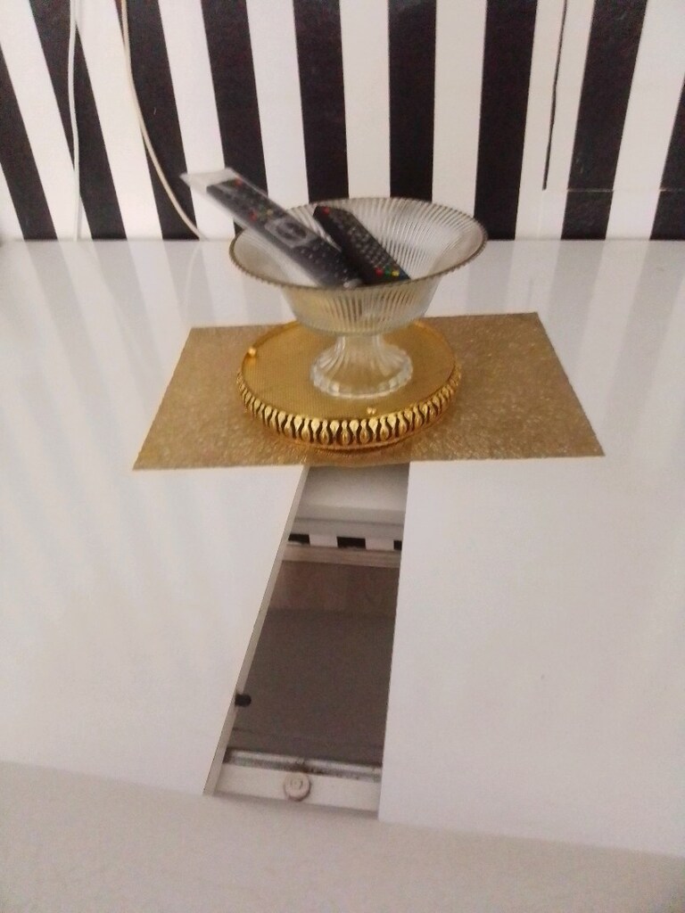 BEYAZ YEMEK MASASI + ViTRİN - 3