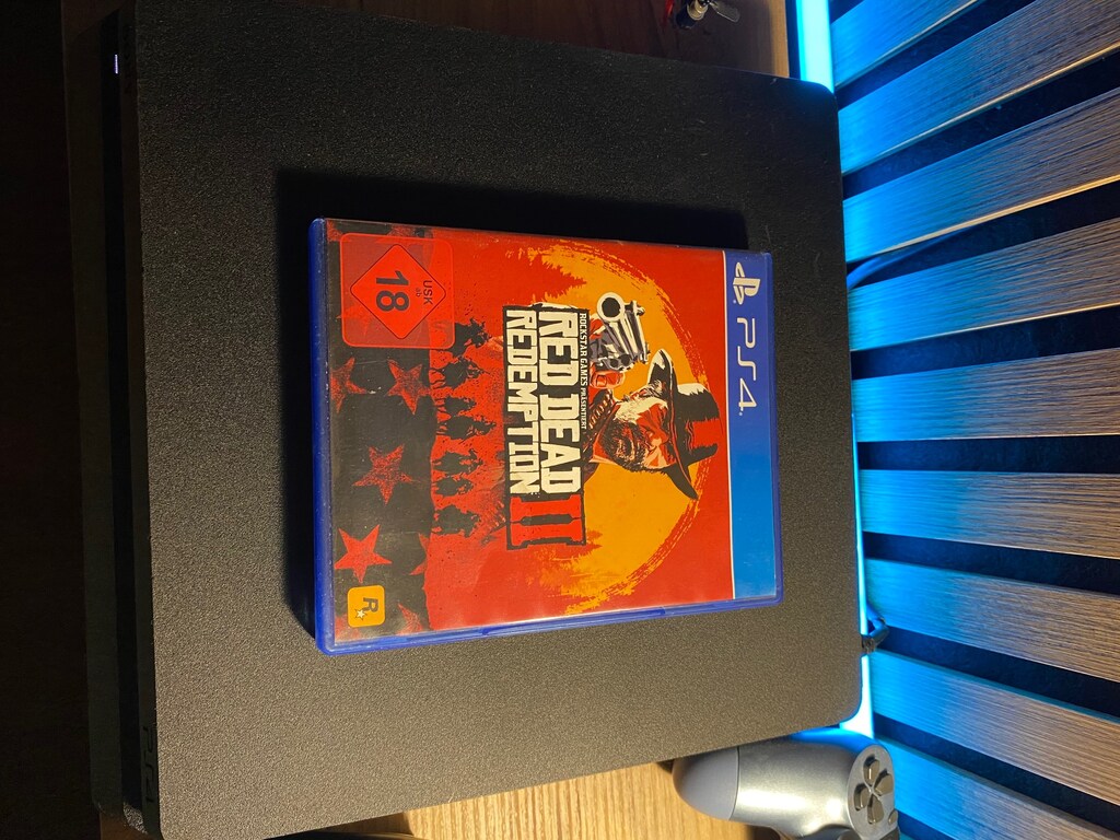 Playstayion 4 Slim - 11