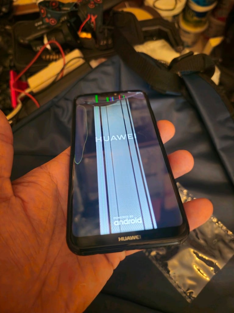 Huawei p Smart 2019 64 GB ekran kırık Türkiye cihazı - 4