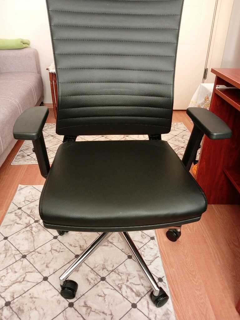 oyuncu ve ofis koltuğu - 5