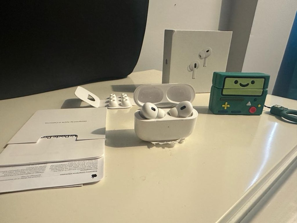 Temiz Sıfır gibi AirPods Pro 2. Nesil (+ BMO Tasarımlı Kılıf Hediyeli - 3