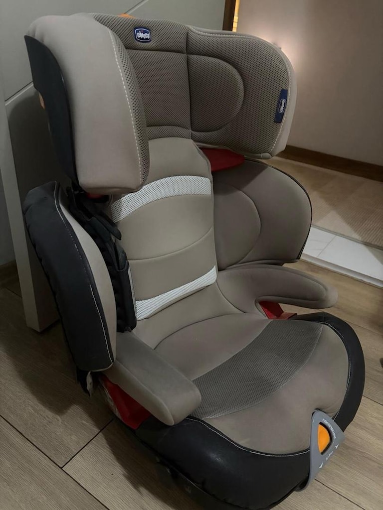 Oto koltuğu Chicco 15-36 kg - 7